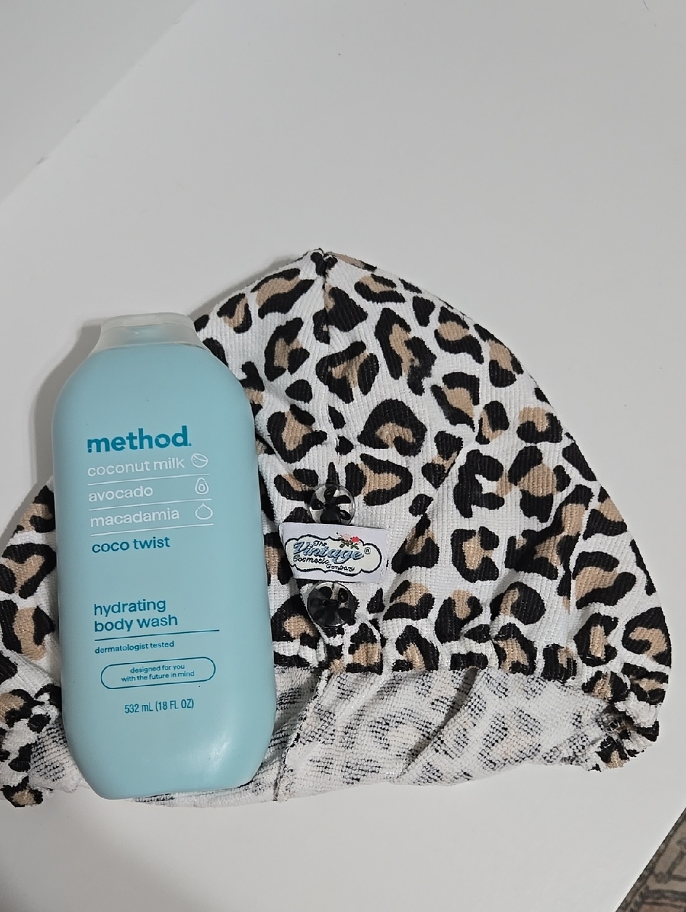 Coco Twist Body Wash Blue Method  18 oz. W/ The Vibtage Cosmetic Comoany Turban